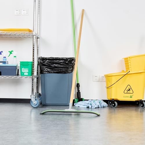 Restaurantware Clean Tek Professional 24 Inch Curved Floor Squeegee
